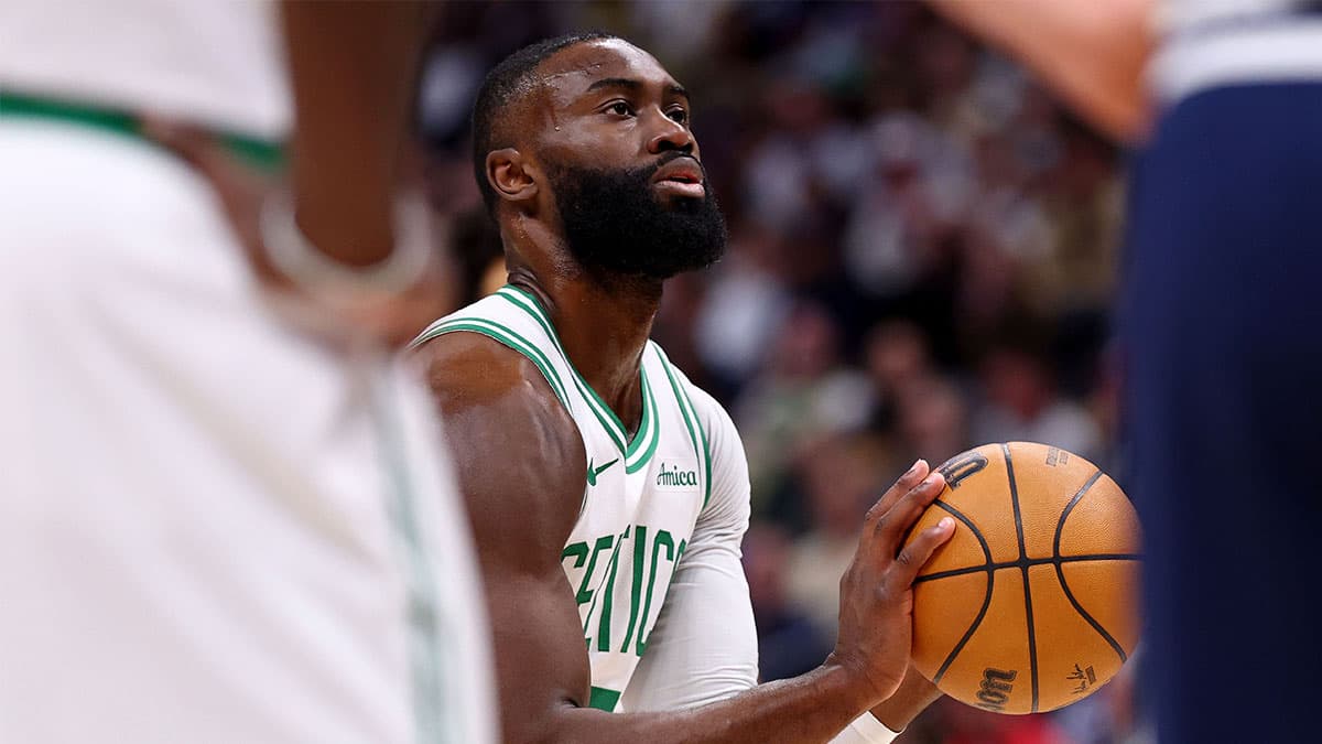 Brown's Career Night at the Line Lifts Celtics Past Suns | Boston Celtics