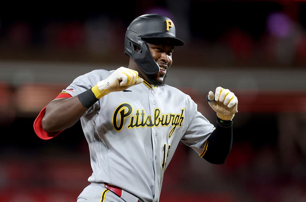 Cincinnati Reds at Pittsburgh Pirates prediction, pick for Friday 5/1/26