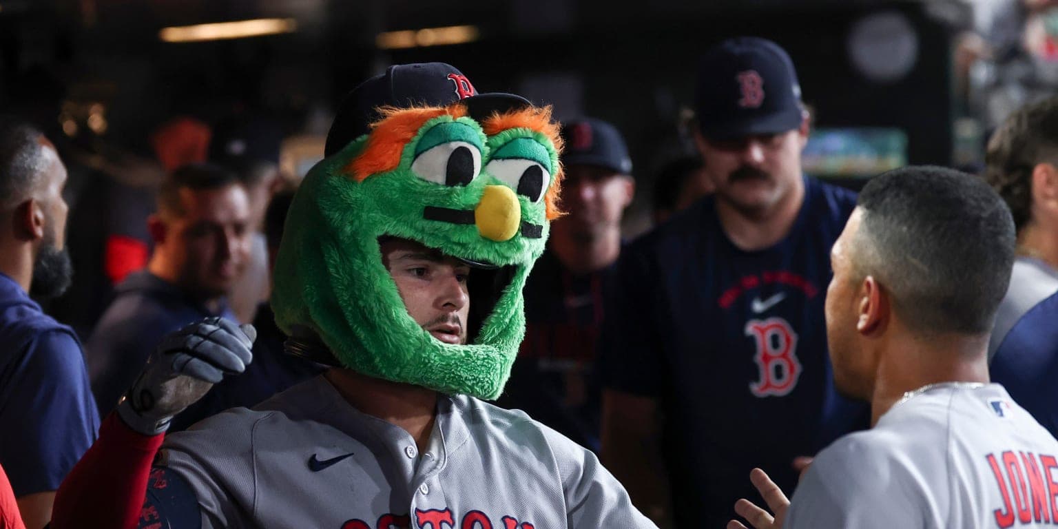Wilyer Abreu, Willson Contreras secure Boston's comeback win with pair of homers