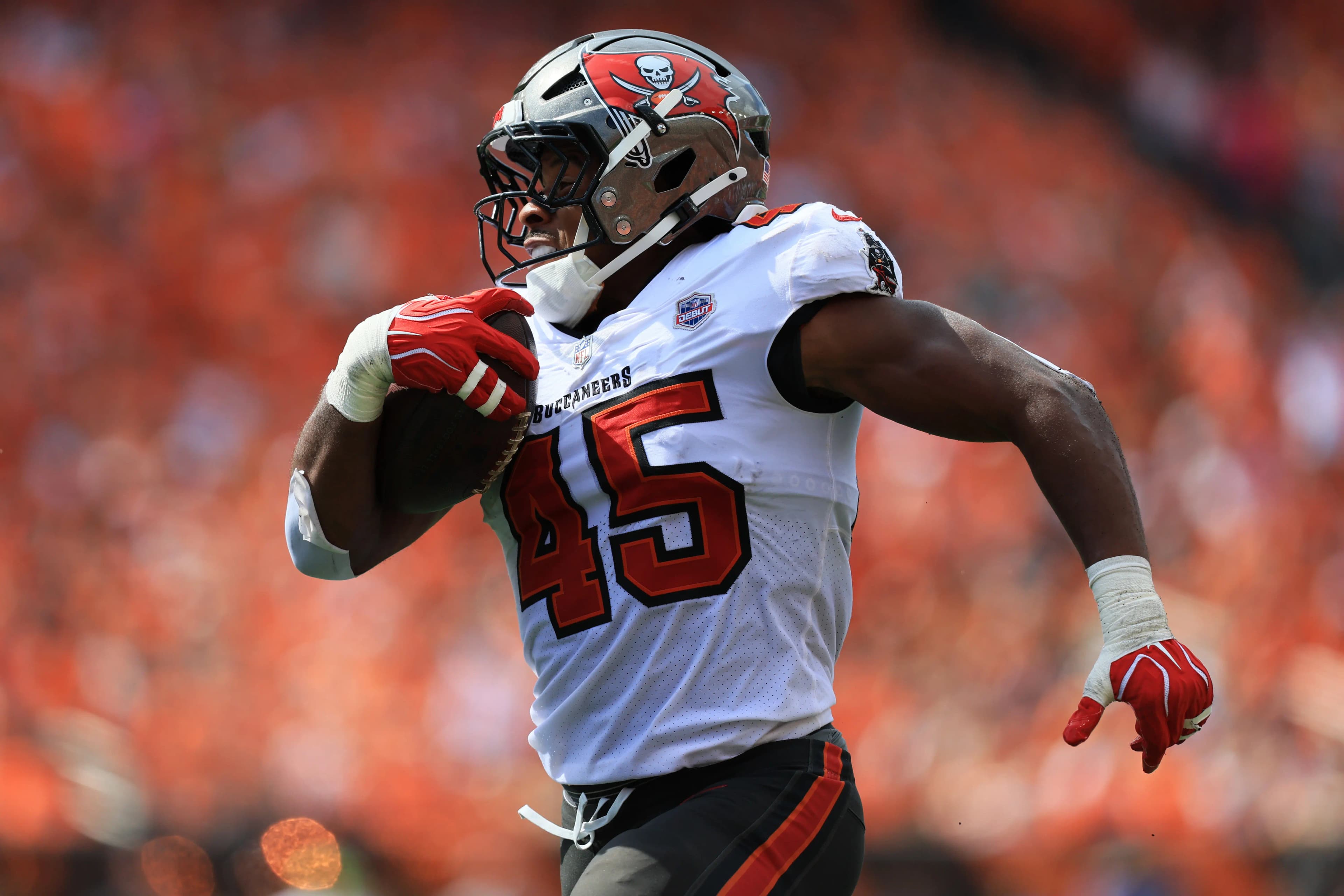 Rookie Josiah Trotter Makes History Amid Lackluster Bucs Defense On Sunday - Last Word On NFL