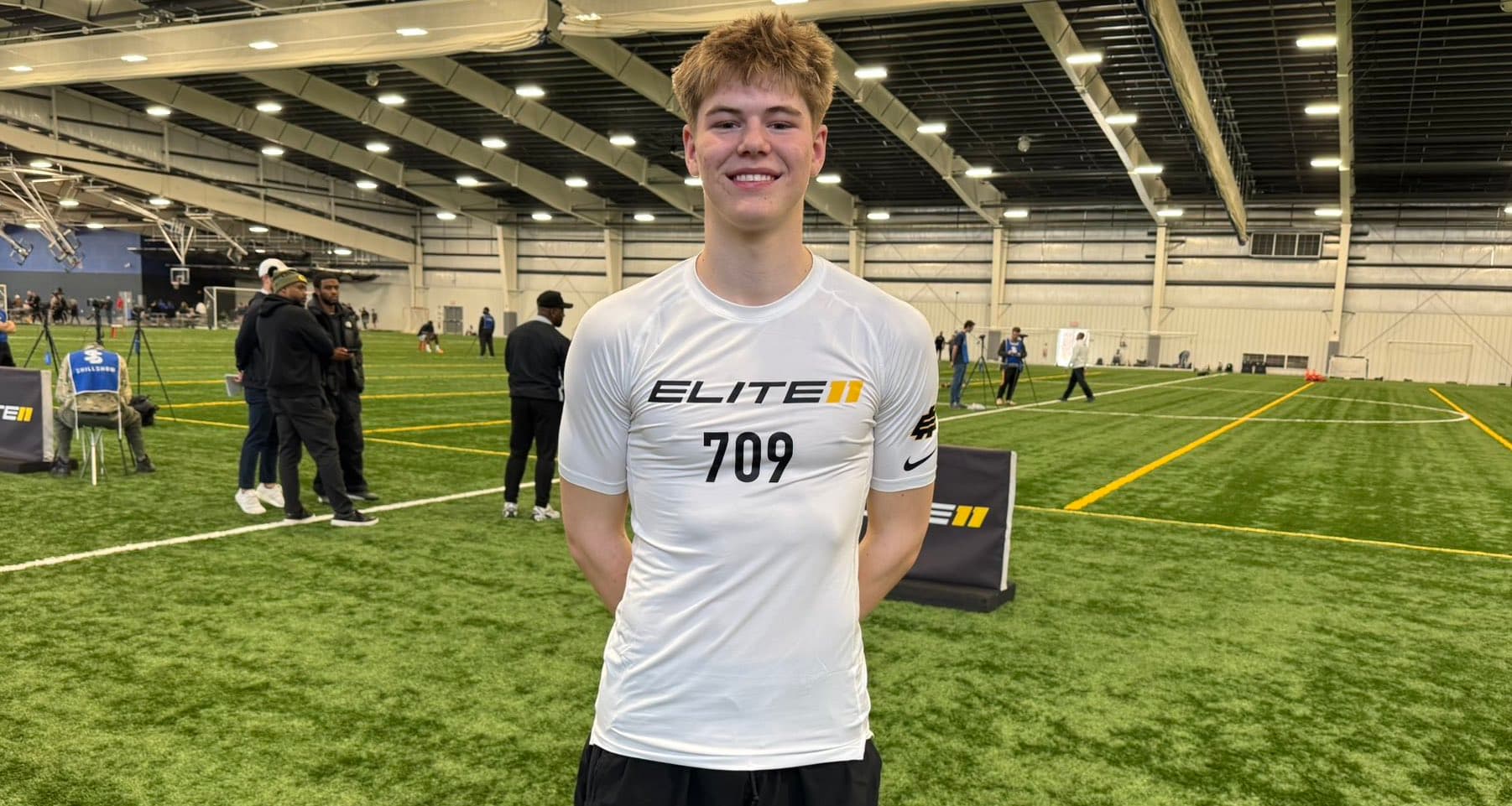 Louisville football offers top-5 2027 quarterback - On3