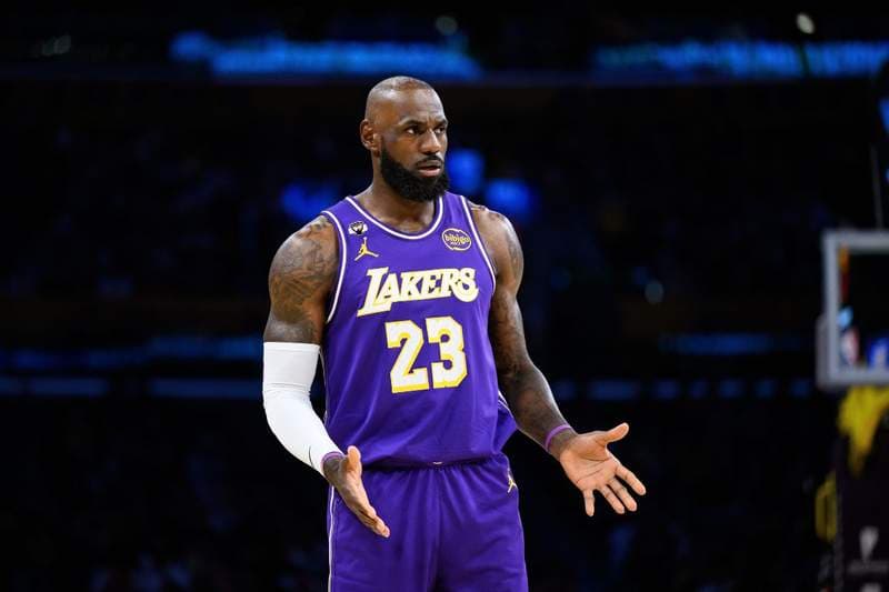 2x Rockets Champion Pledges 5 Figures if Lakers Win Game 6: “I Will Personally Donate” - Yahoo Sports