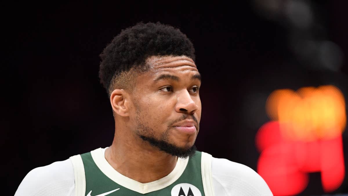 Celtics Facing ‘Stumbling Blocks’ in Giannis Antetokounmpo Trade Talks - Yahoo Sports