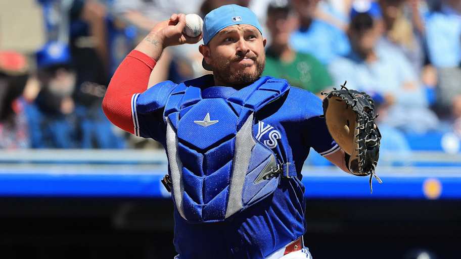 Blue Jays Injury Updates: Kirk on Schedule, No Berrios Yet, Outfielders Inch Closer - Yahoo Sports