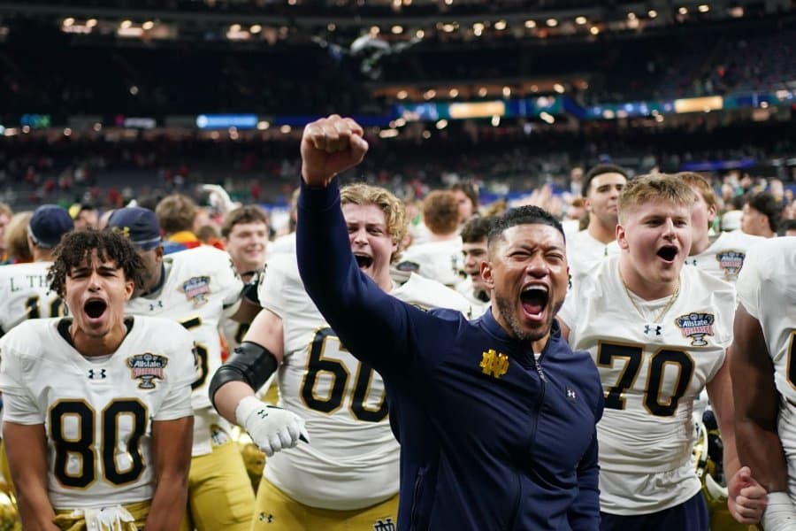 Notre Dame secures commitment from quarterback Wonderful Monds IV - Yahoo Sports