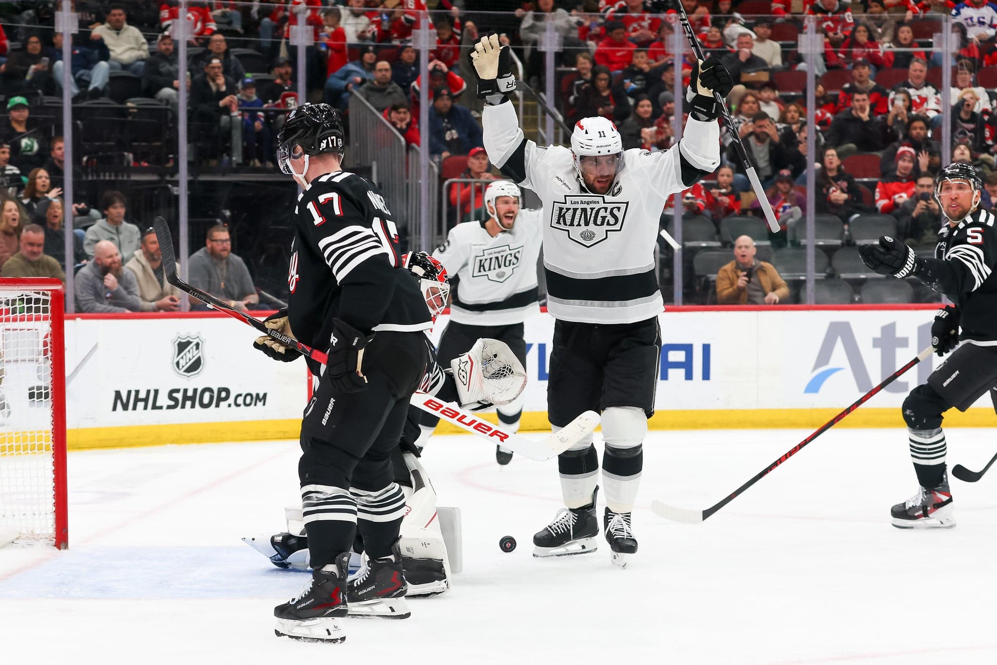 Kings Remain in the Thick of Things With Successful 5-Game Road Trip - The Hockey Writers - Los Angeles Kings - NHL News, Analysis & More
