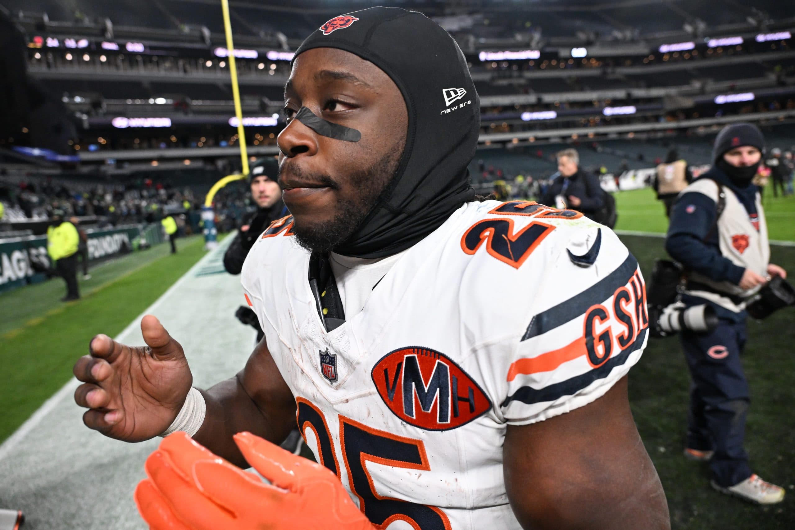 Chicago Bears RB curiously misses practice, OL makes surprise change