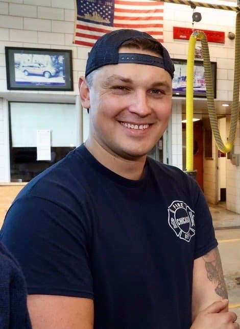 CHICAGO FIREFIGHTER DIES IN THE LINE OF DUTY (The Secret List) | Firefighter Close Calls | Firefighter Close Calls is the home of the Secret List. The worlds most visited website focused exclusively on firefighter survival