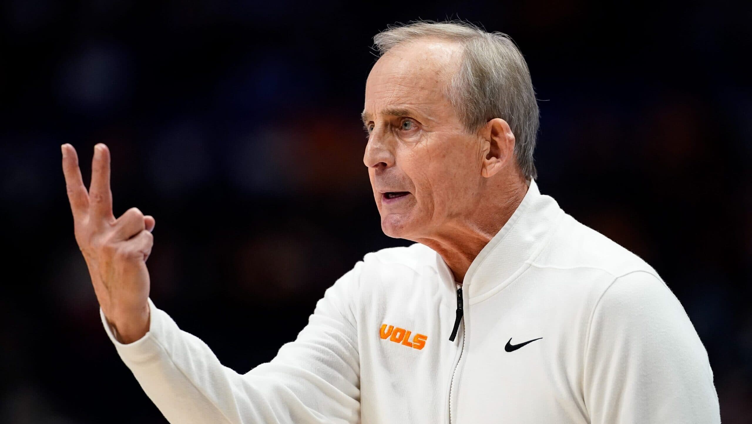 Recruiting insider predicts Tennessee basketball will land elite guard transfer - Saturday Down South