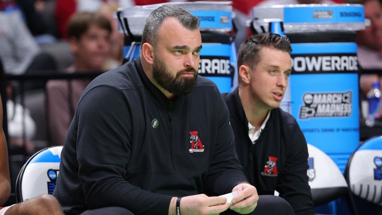 REPORT: USF's Bryan Hodgson turns down Syracuse men's basketball head coaching job