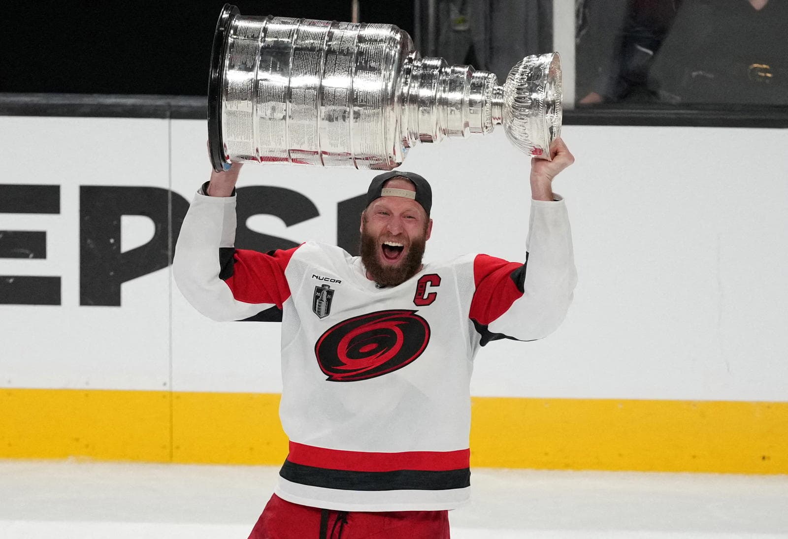 Former Penguin Wins Stanley Cup For First Time In 17 Years, Awarded Conn Smythe