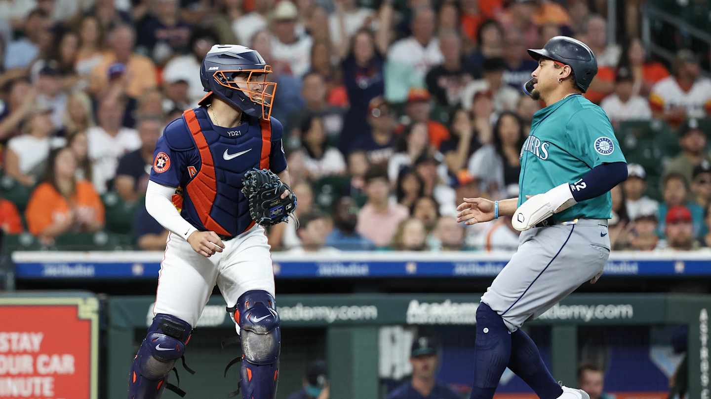AL West rival Astros falling apart might be best part of Mariners' spring training