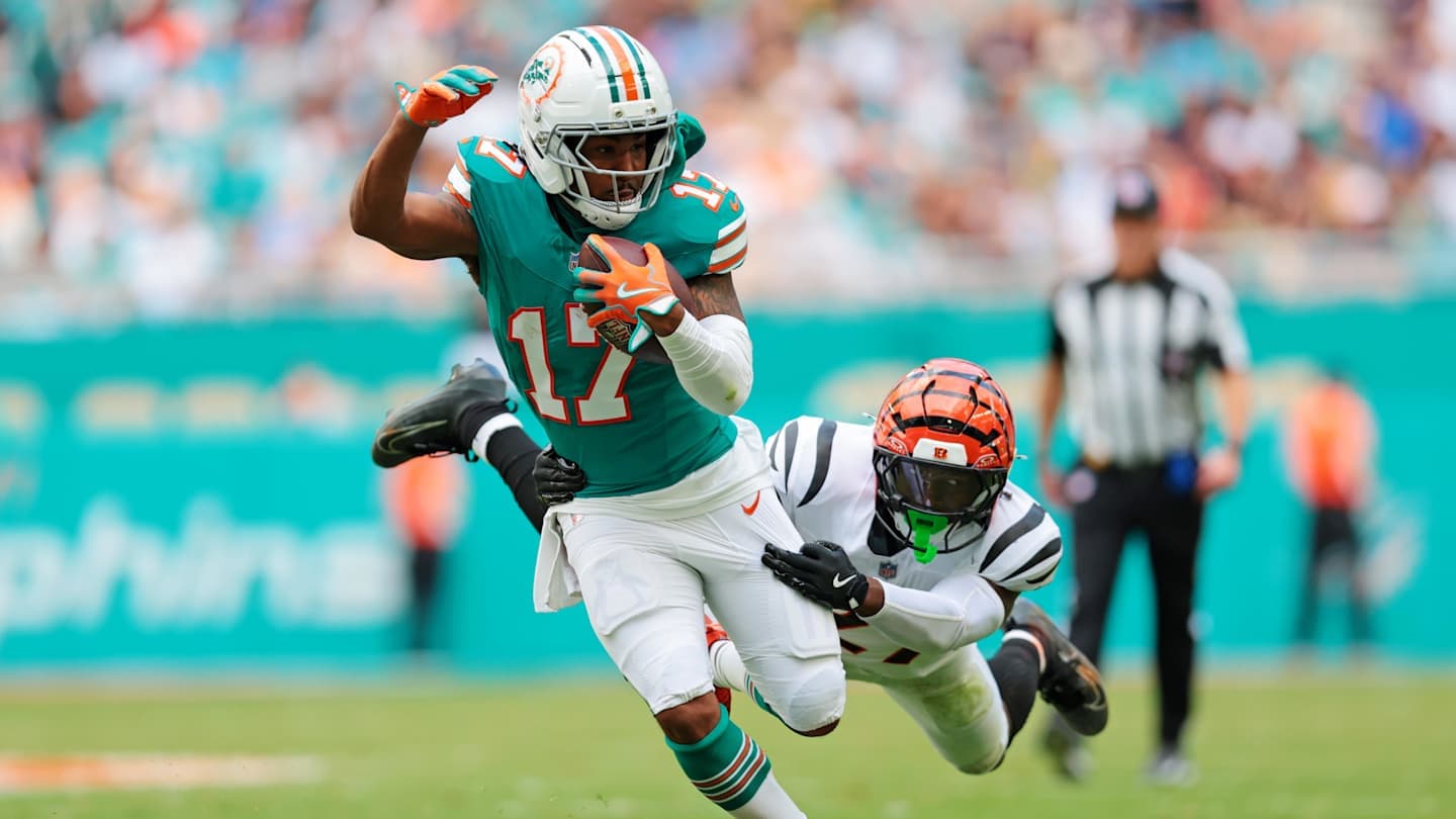 Why the Waddle Trade Was a Big Winner for Dolphins