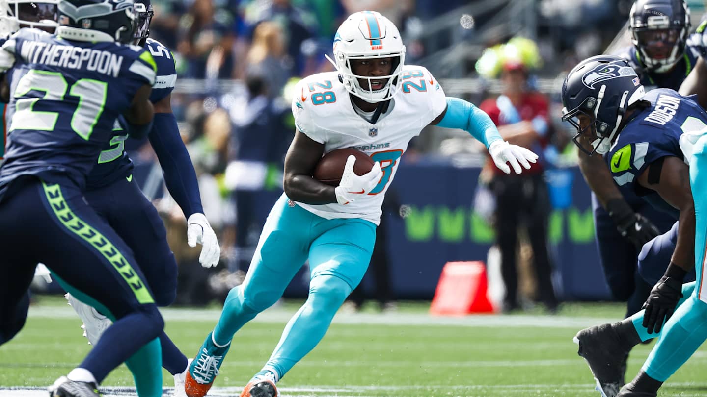 Seahawks Should Trade for Dolphins Star After Jaylen Waddle Blockbuster