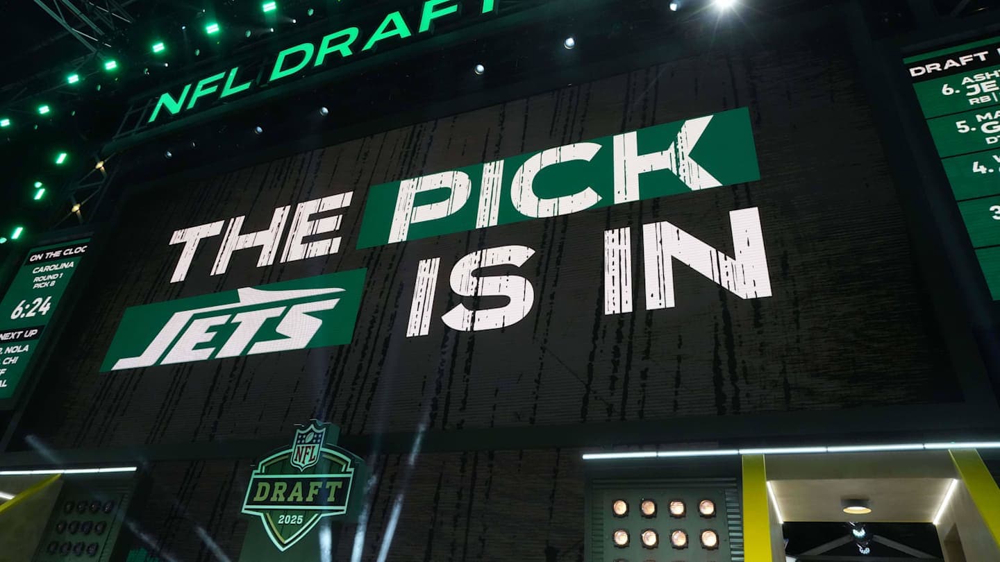 NFL Mock Draft: Jets Trade Pick No. 2 to Titans, Select Two Elite Defenders