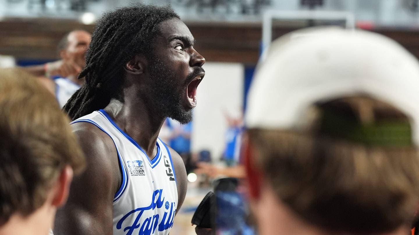 La Familia absolutely crushes Kansas alumni to lock in spot for $2 million TBT finale