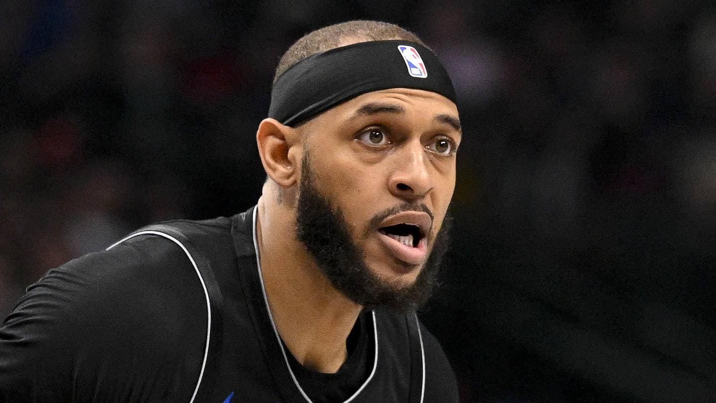Mavericks' recurring trade rumor signals beloved center's future is fading