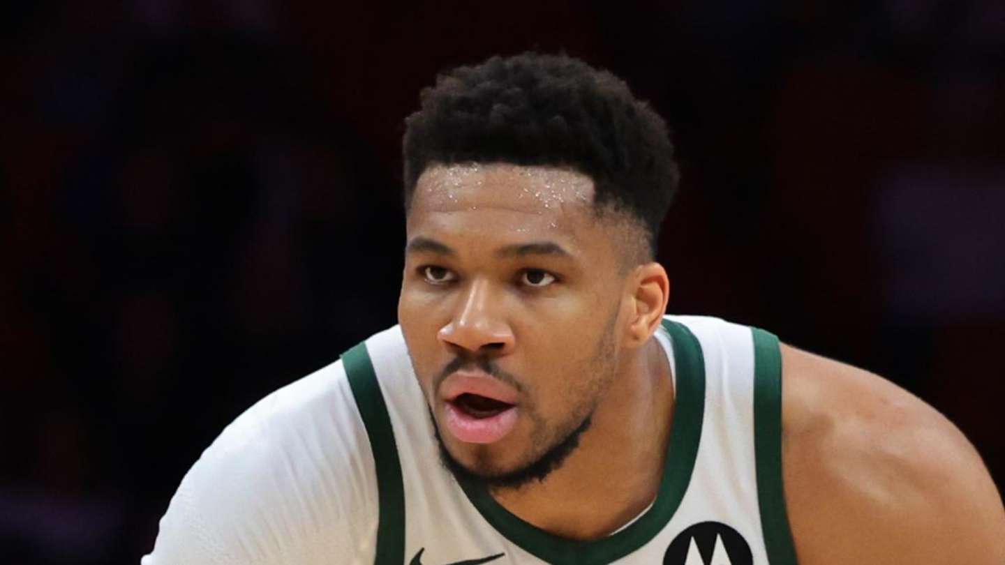 Milwaukee Bucks Need to Have That Giannis Antetokounmpo Conversation