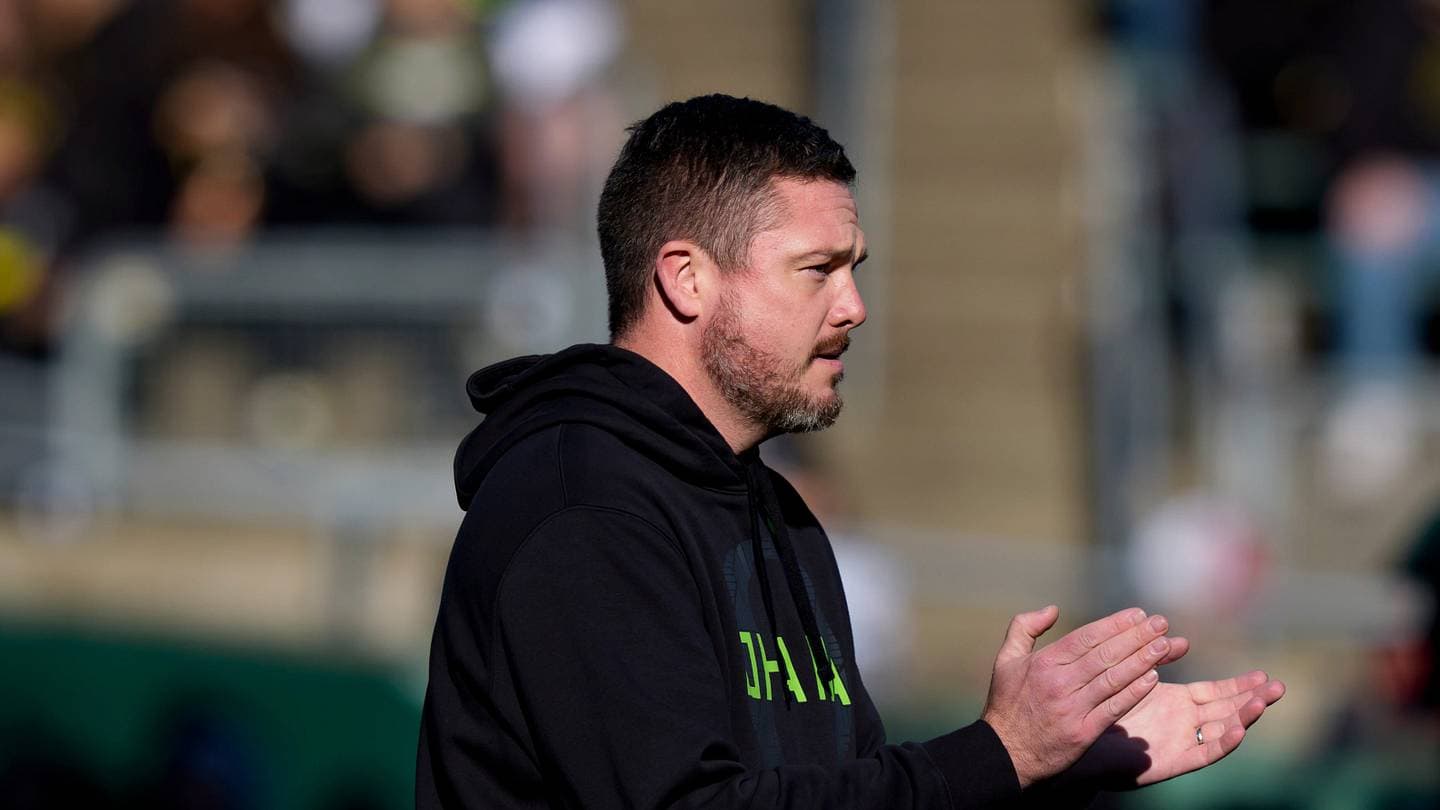 Oregon Ducks Schedule Game Day Visit With Elite Quarterback Recruit