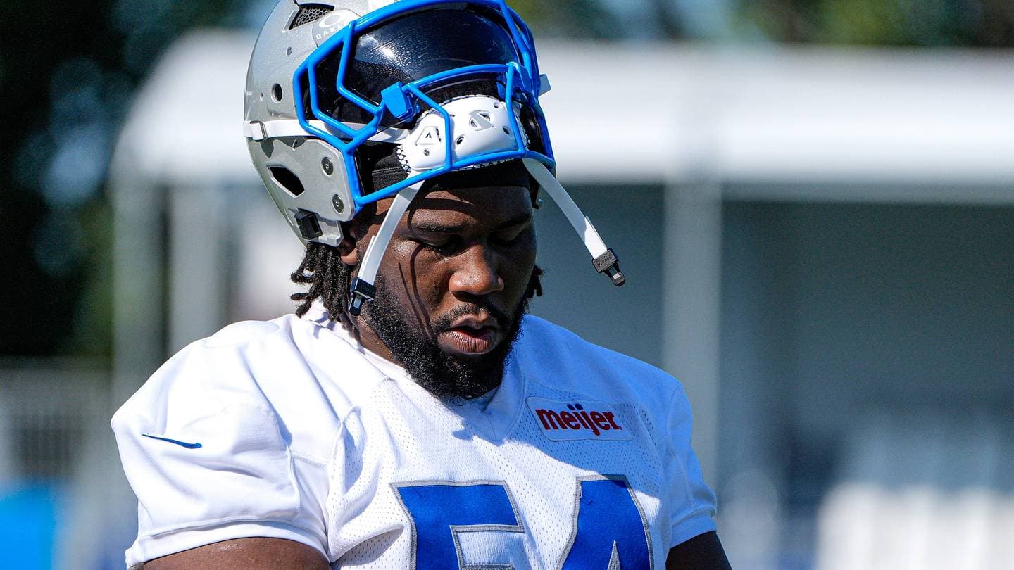 Two Key Detroit Lions Leave Friday Training Camp Practice With Injuries