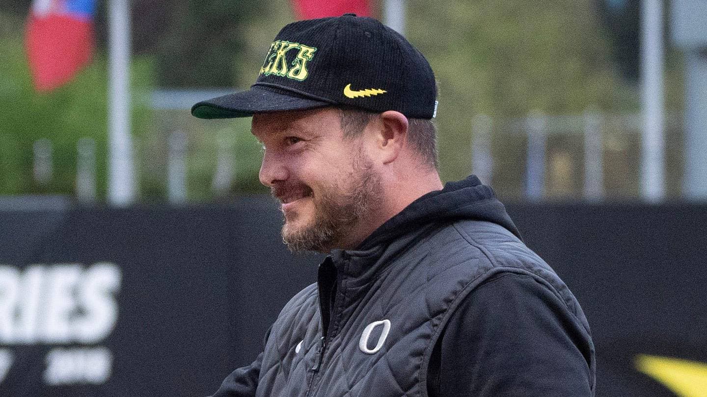Top Notre Dame DL target keeps Ducks' hope alive: 'Everything excites me about Oregon'
