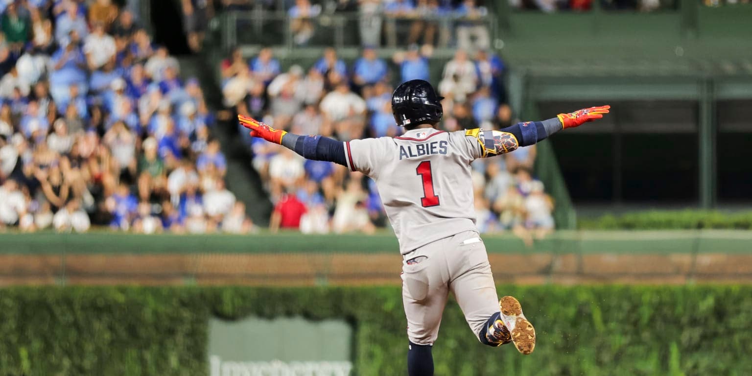 Ronald Acuña Jr., Ozzie Albies homer in Braves' win vs. Cubs