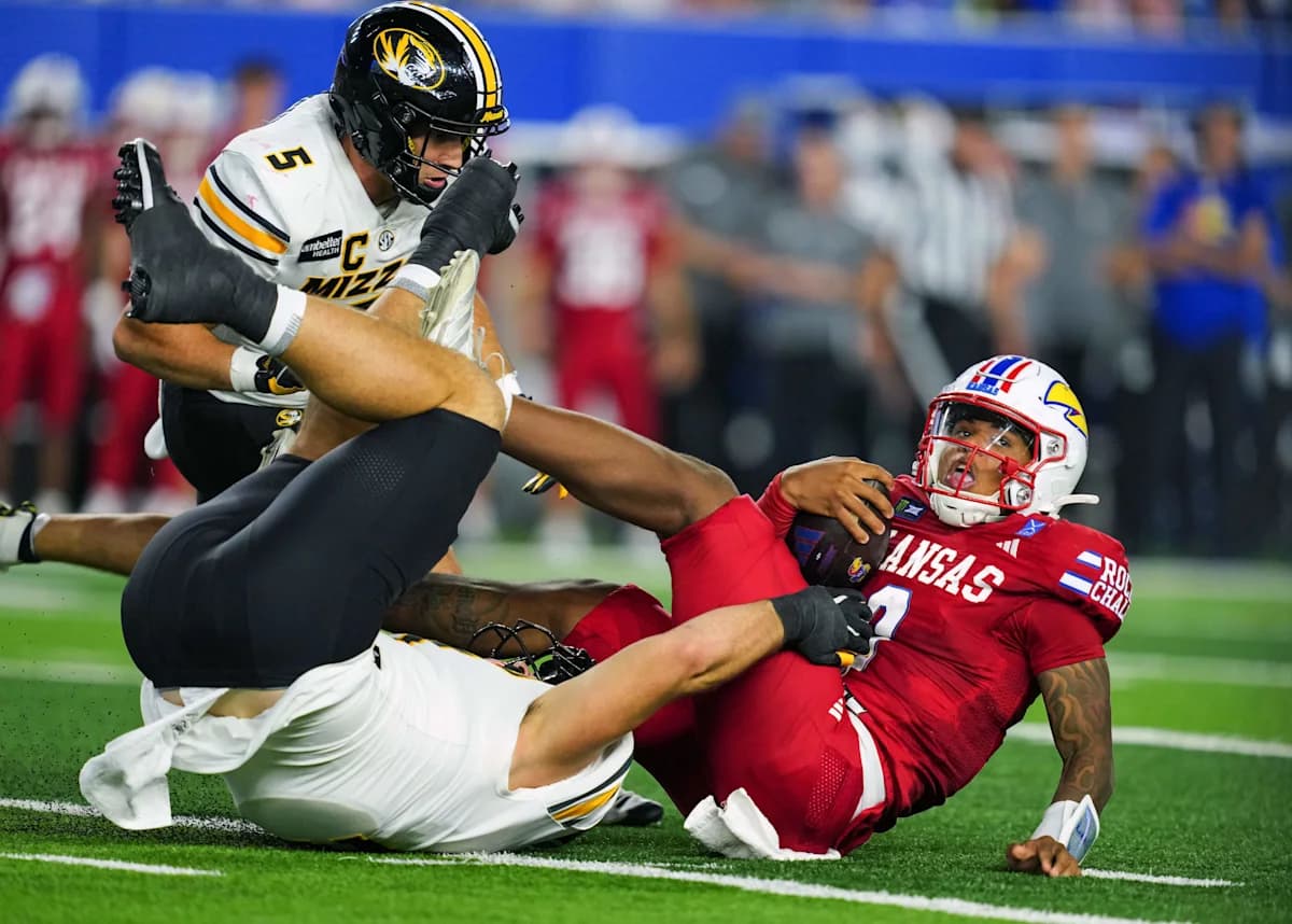 SEC Notices Mizzou’s Daeden Hopkins In Border War Victory - Yahoo Sports
