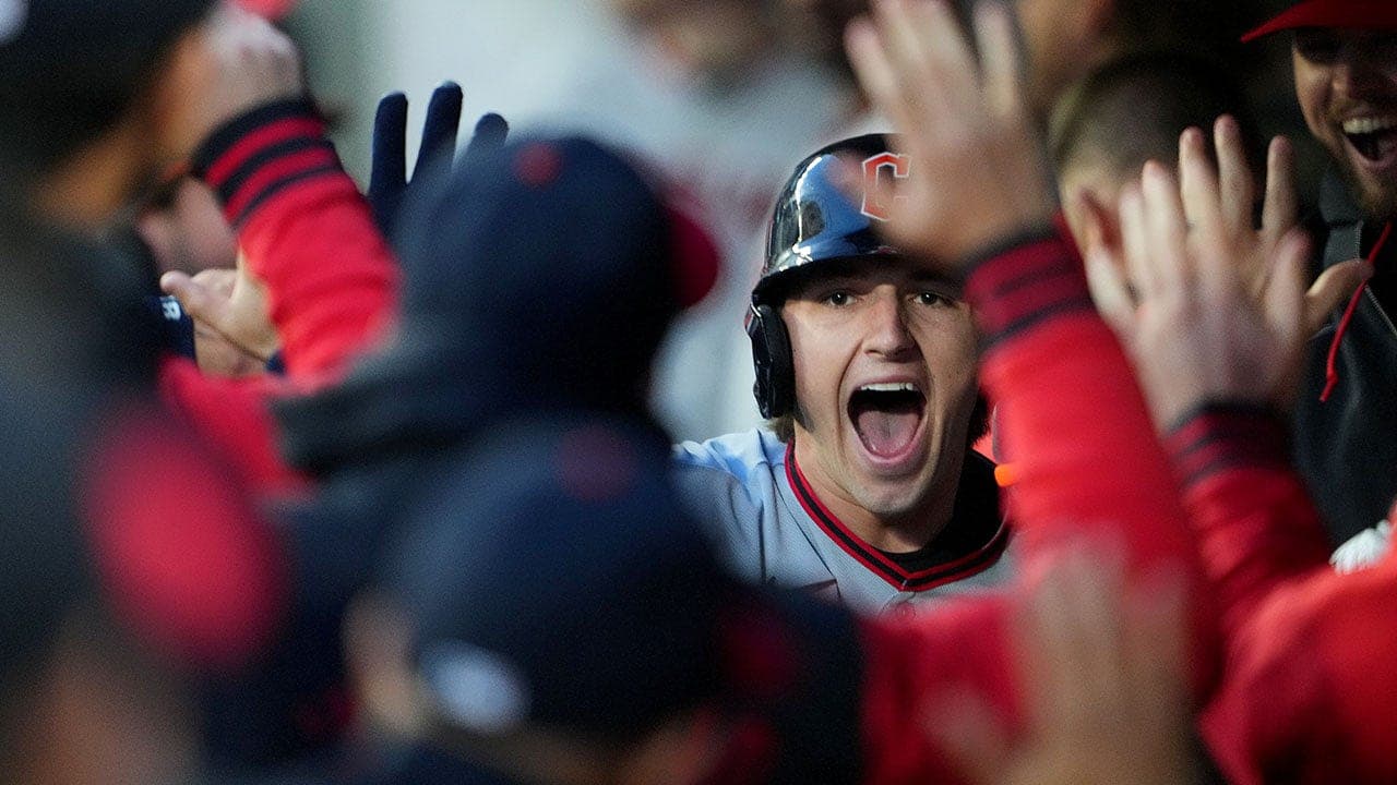 Guardians fan robs young girl of home run ball, issues public apology in viral moment | OutKick