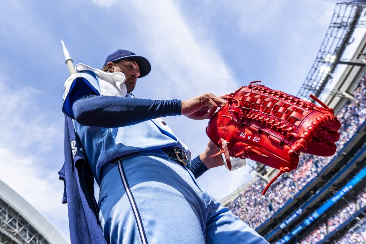 Chicago Cubs trade proposal lands them 2 pitchers from Toronto Blue Jays