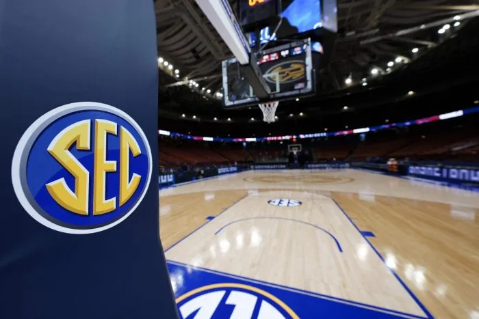 Kennard Davis, Bryson Tiller Teaming Up at Missouri