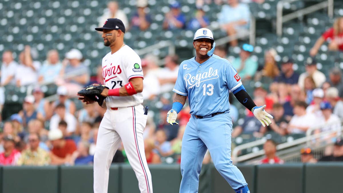 Salvador Perez triple highlights KC Royals odd win vs. Twins | Kansas City Star